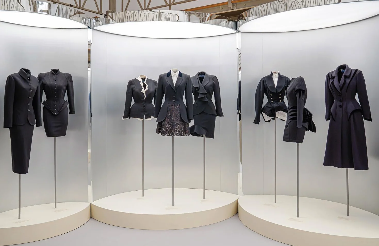 Azzedine Alaïa, Thierry Mugler. 1980-1990. Two decades of artistic affinities. Ediz. illustrata